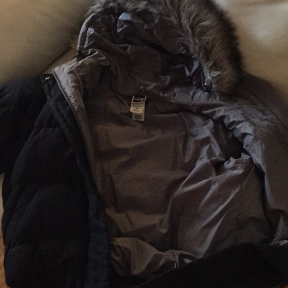 North face puffer jacket - Picture 4 of 5
